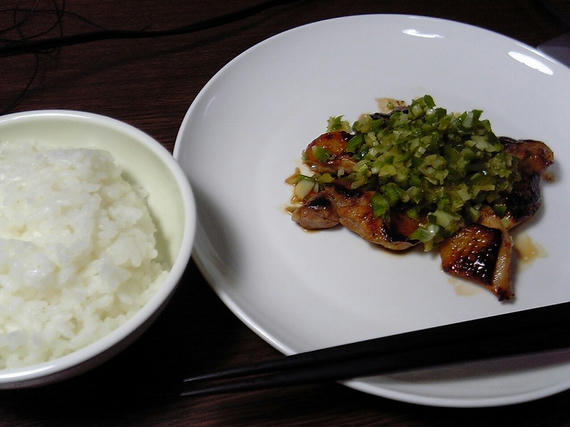 鶏肉のソテージンジャエールソース