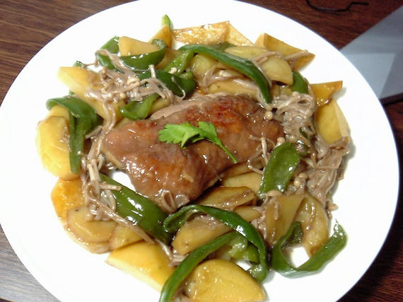 鶏の赤ワイン煮込みオイスターソースあえ