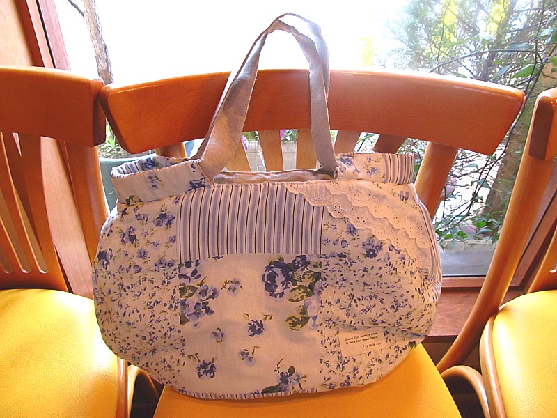 春らしい 花柄バッグ