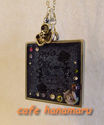 レジンのペンダントヘッド　ネックレス