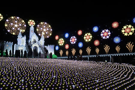 お城出来てた