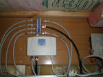 風呂上点検口内に分配器と電源がありました