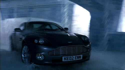 04_astonmartinv12vanquish01.jpg