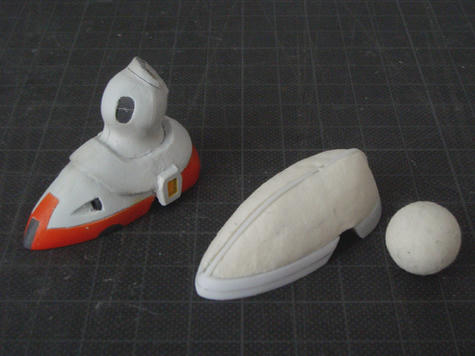 超Cガンダム_旧作とリメイク版の脚部_080120