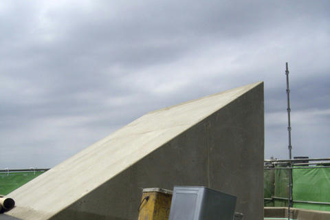 R1.jpg