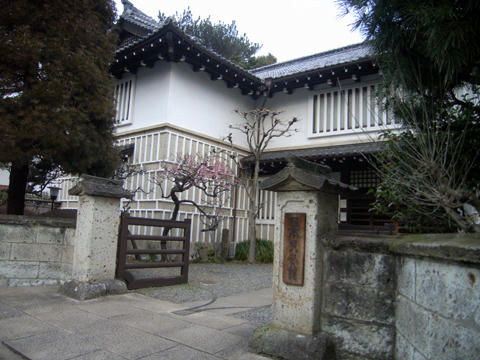 nihonmingeikan.jpg