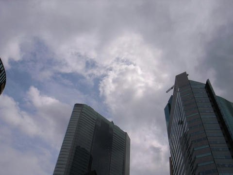 梅雨空