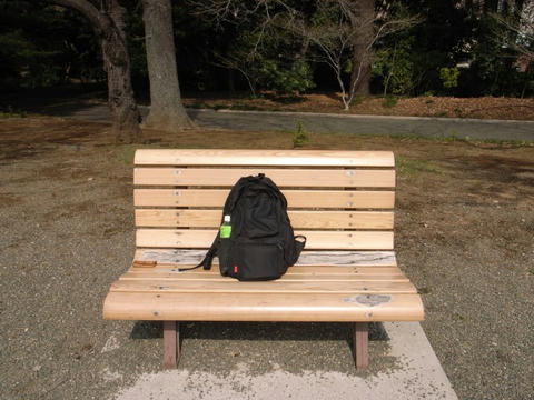 ベンチ