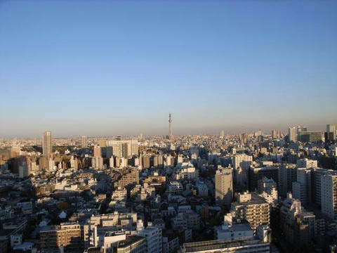 伸び行く東京スカイツリー