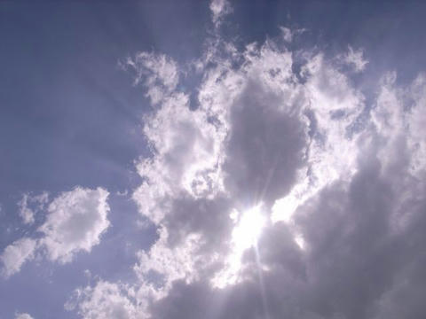 雲のまにまに