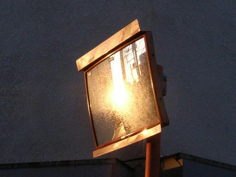 ミラーの中の朝日
