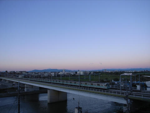 夜明けの富士山