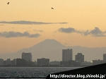 ビアレストランから見える夕日と富士山