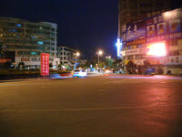 夜の交差点風景