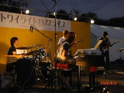 0802guestband.jpg