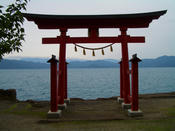 朱塗りの鳥居