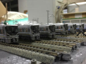 【早い者勝ち】トミックス 225-0 系 新快速 基本セットA JR 225-0系近郊電車（転落防止幌付・4両編成）セット｜製品情報