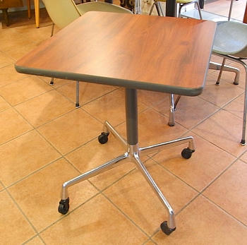 Eames Unuversal Base Caster Table