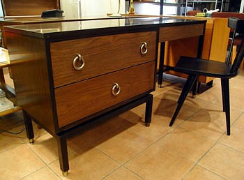 DUNBAR Desk