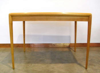 WIddicomb Table