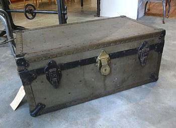 Vintage Trunk / Footlocker