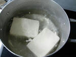 豆腐をボイル