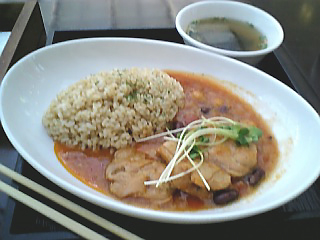 カレーなのかなんなのか、わからんご飯