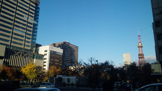 さっぽろーのーあおぞらはー