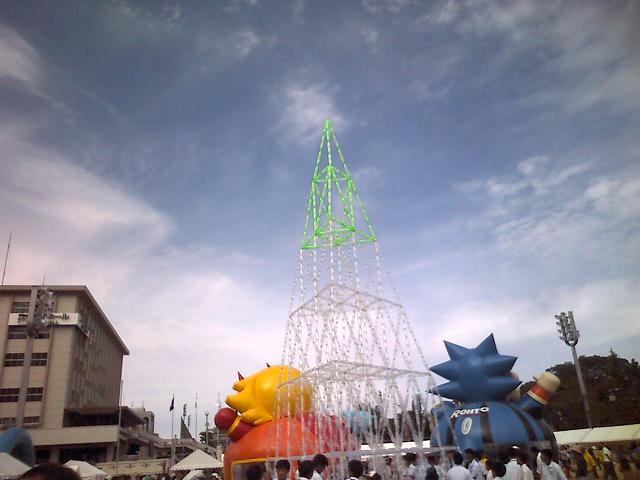 ペットボトルタワー