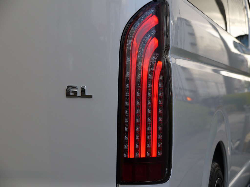 415コブラ新作LEDテール ライトセイバー|ハイエース 415コブラ新作LEDテール ライトセイバー|ハイエース