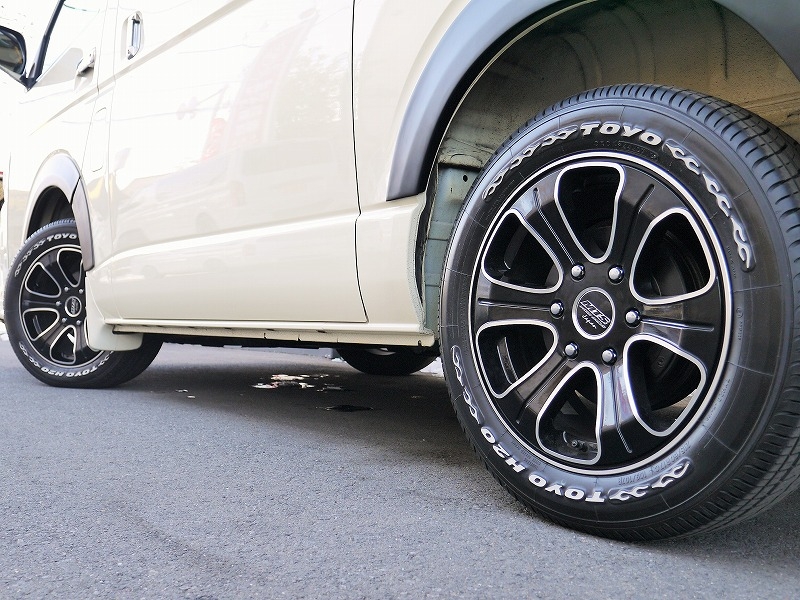 ハイエースワゴン　４ＷＤ　希少色　ライトイエロー