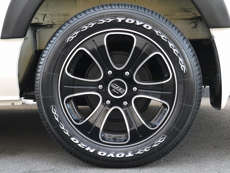 ハイエースワゴン　４ＷＤ　希少色　ライトイエロー