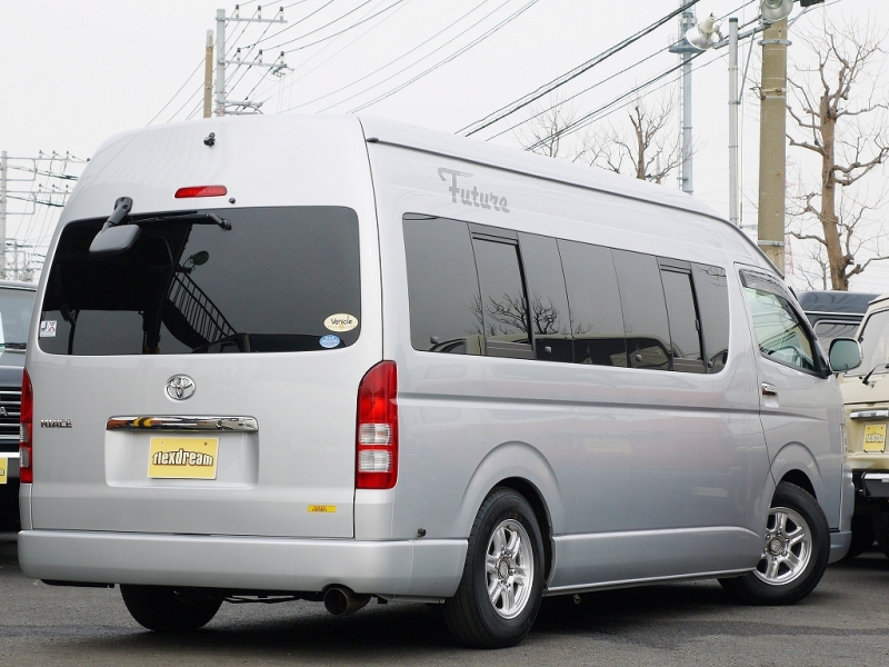 本格キャンピングカー　ビークル社製フューチャー　外装