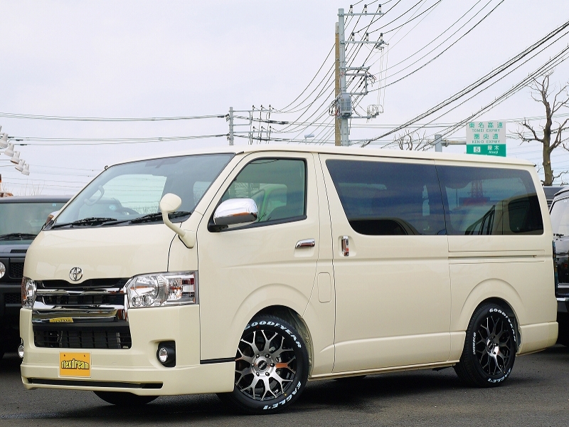 ハイエース　外装カスタム　新車