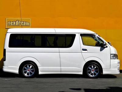 Amazon.co.jp: Tarmac 限定 164 トヨタ ハイエース 100系