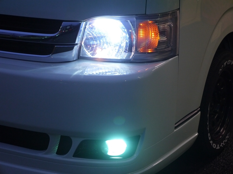 ハイエース　ＨＩＤ