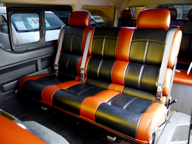 ハイエース内装カスタム　ＲＥＶＯシート　立体成型