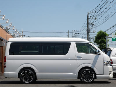 ４型ハイエース　マイナー後　新型　一部改良