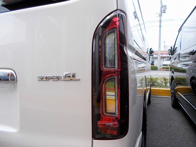 ハイエース200系用 コプラス:プラチナムLEDテール L ハイエース200系用 コプラス:プラチナムLEDテール L