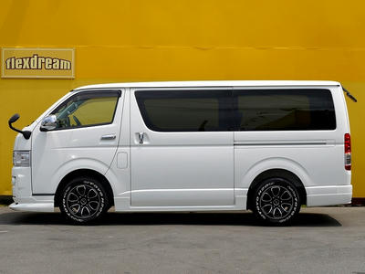 内装カスタム済み中古車　ハイエースバン