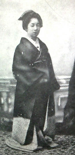 前田利嗣夫人