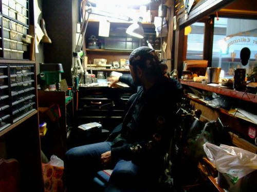 Burning Bloodの知見さん。確かな技術を持つ孤高の銀職人。