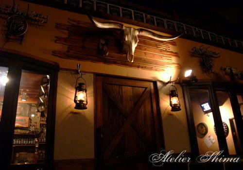 おなじみのBIKER'S BAR LONGHORN (バイカーズバー ロングホーン)