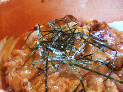 炭火焼豚丼とコラーゲンスープ
