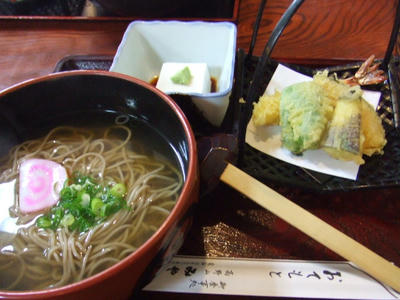 天ぷら蕎麦とごま豆腐1100円