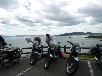 早い到着なので駐車場は奥の方