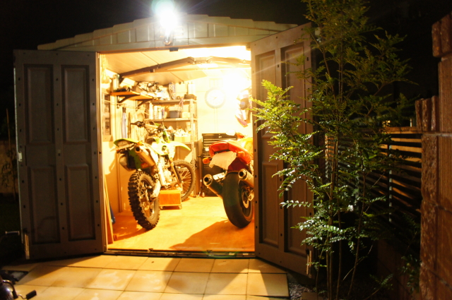 Diyで作った おしゃれバイクガレージのその後 車庫を自作 製作 キット Keter Fortis G Yuu Com Blog