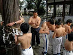 裸詣り　注連縄