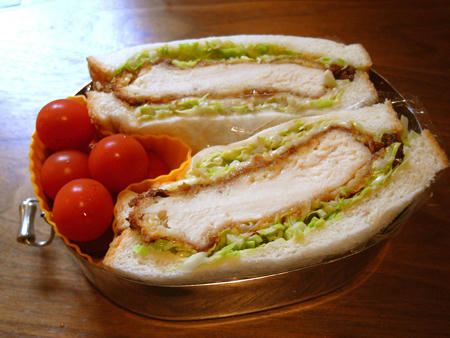 チキンカツサンド弁当