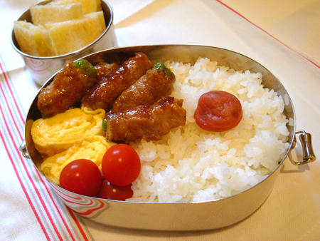 しし唐の肉巻弁当　デザート付き